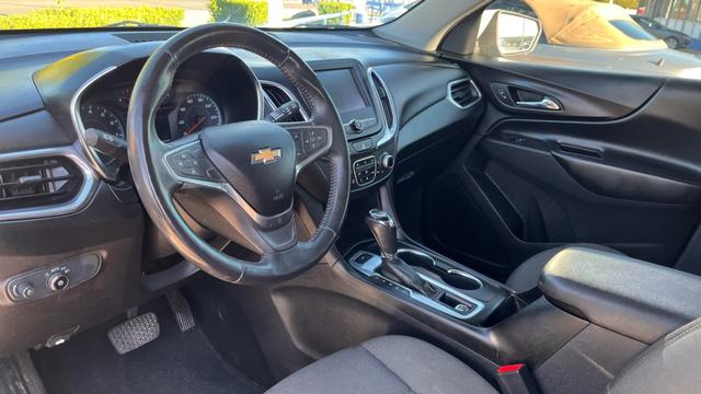 Chevrolet Equinox Vehicle Image 02