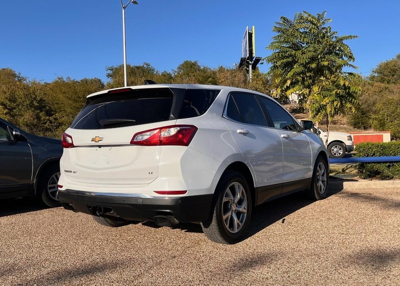 Chevrolet Equinox Vehicle Image 04