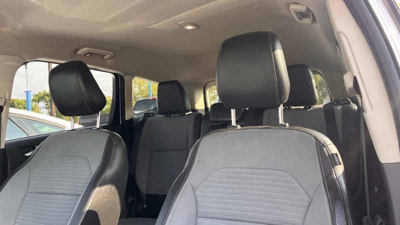 Ford Escape Vehicle Image 04