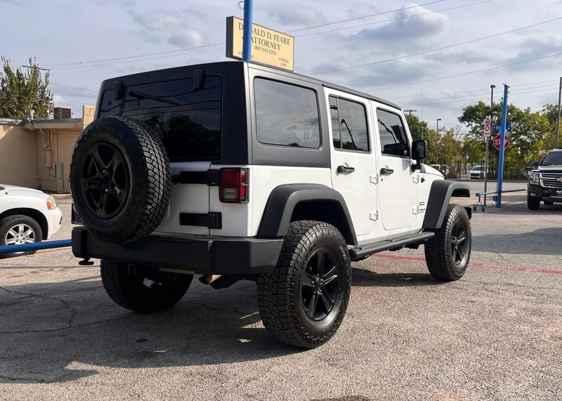 Jeep Wrangler Unlimited Vehicle Image 05