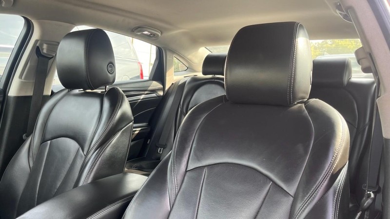 Buick LaCrosse Vehicle Image 05