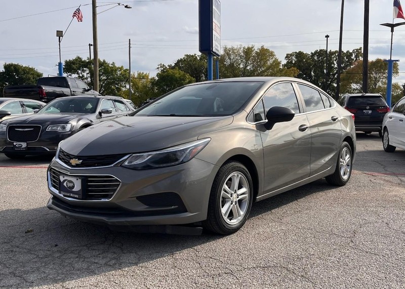 Chevrolet Cruze Vehicle Image 02