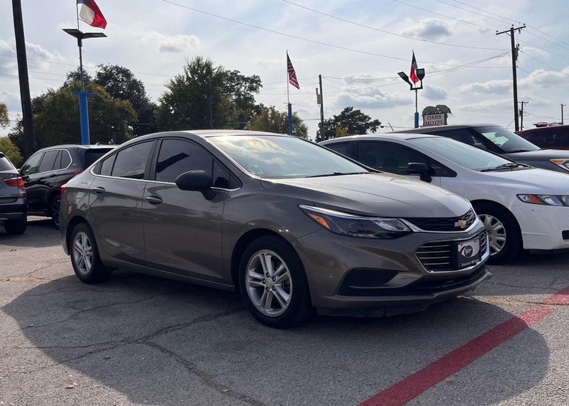 Chevrolet Cruze Vehicle Image 03