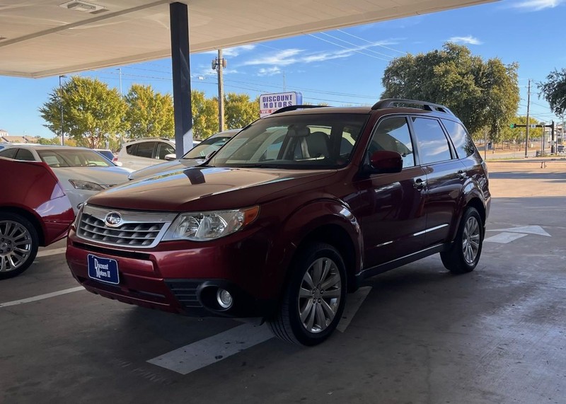 Subaru Forester Vehicle Image 02