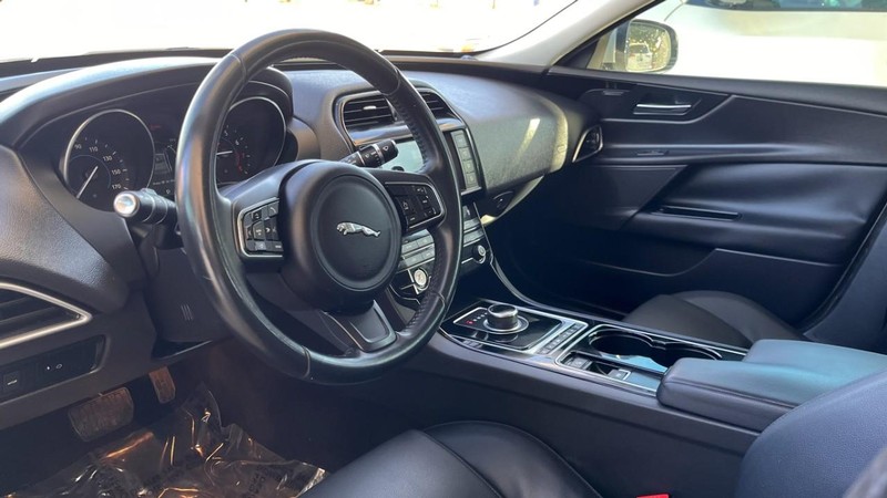 Jaguar XE Vehicle Image 05