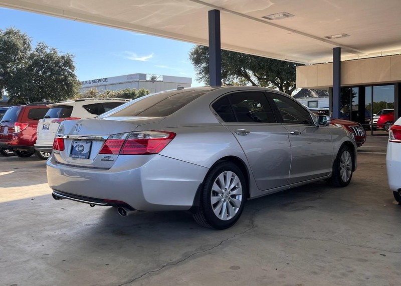 Honda Accord Sedan Vehicle Image 04