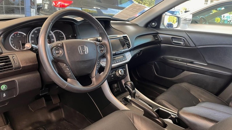 Honda Accord Sedan Vehicle Image 05