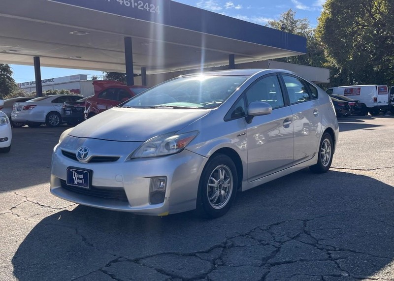 Toyota Prius Vehicle Image 02