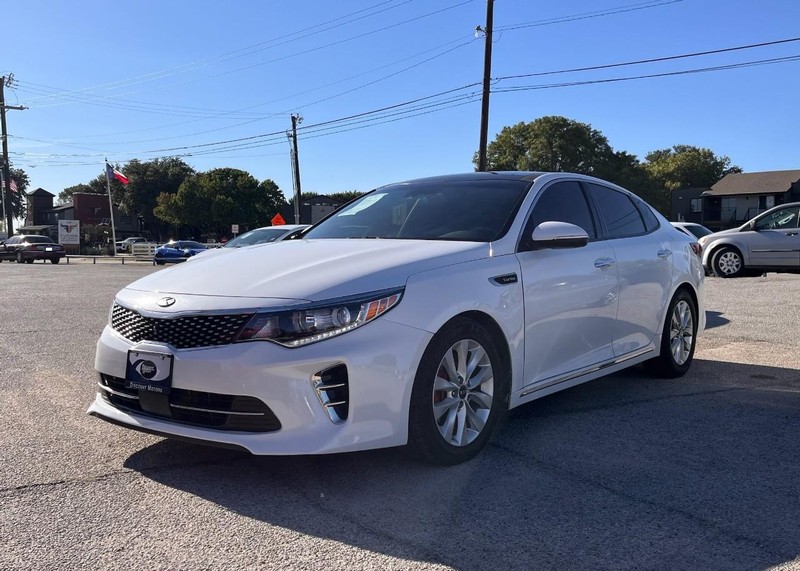 Kia Optima Vehicle Image 02