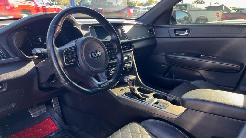 Kia Optima Vehicle Image 05