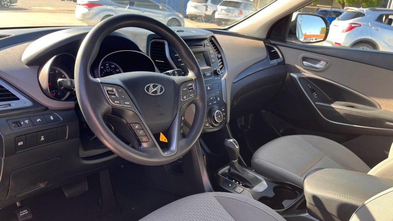 Hyundai Santa Fe Vehicle Image 05