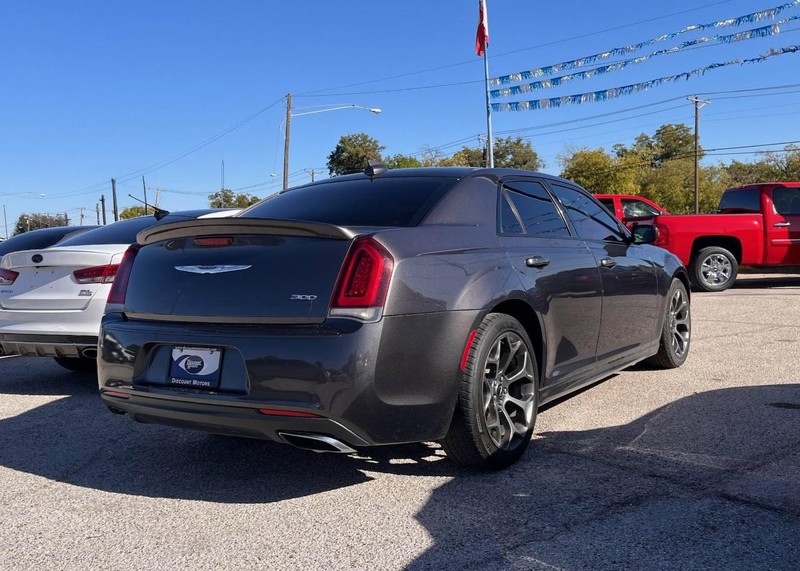Chrysler 300 Vehicle Image 04