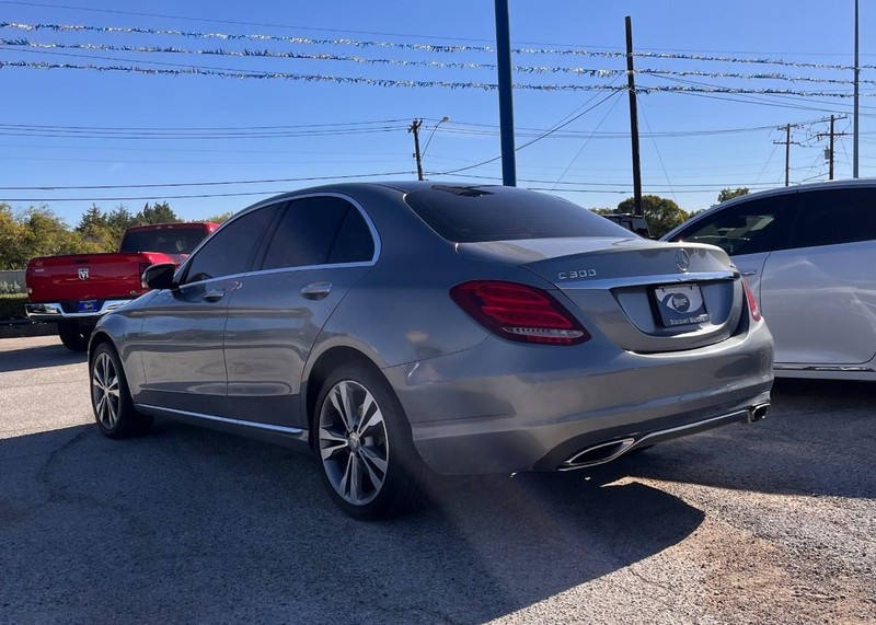 Mercedes-Benz C-Class Vehicle Image 07