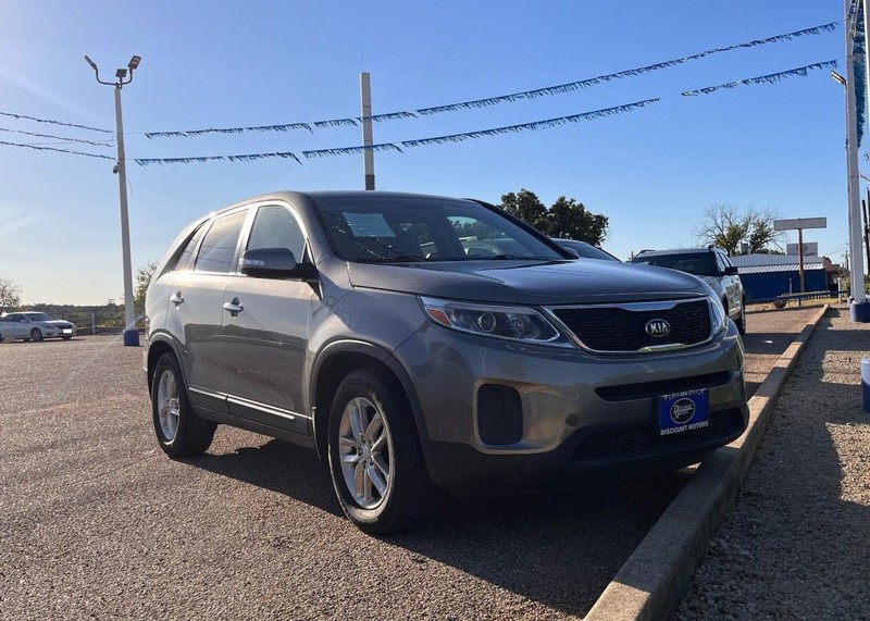 Kia Sorento Vehicle Image 03