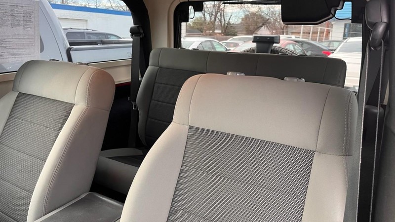 Jeep Wrangler Vehicle Image 06