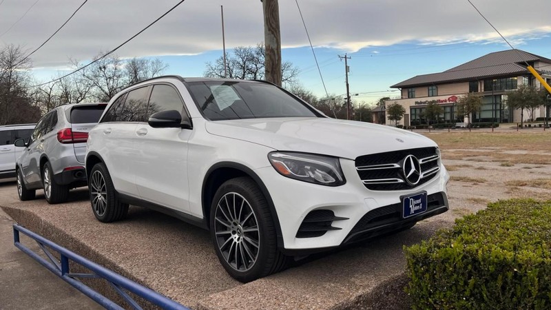 Mercedes-Benz GLC Vehicle Image 03