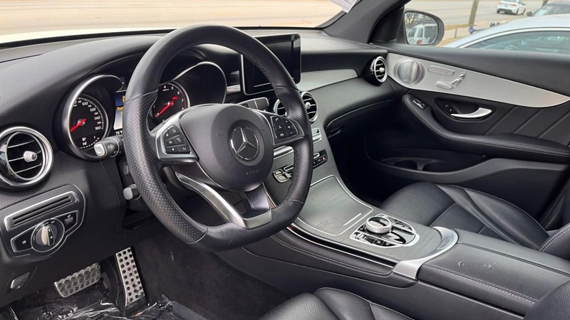 Mercedes-Benz GLC Vehicle Image 05