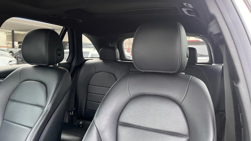 Mercedes-Benz GLC Vehicle Image 06