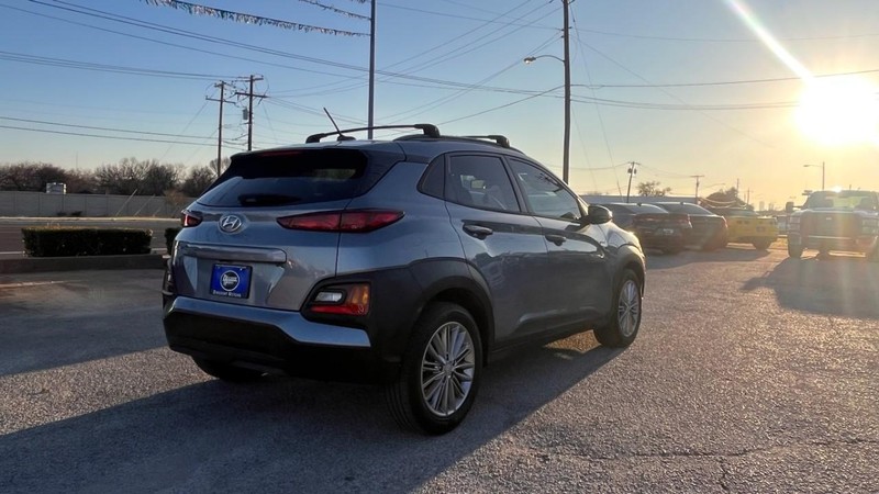 Hyundai Kona Vehicle Image 04