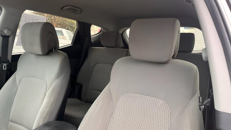 Hyundai Santa Fe Sport Vehicle Image 06