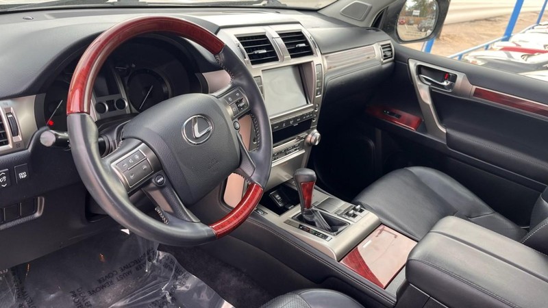 Lexus GX 460 Vehicle Image 05