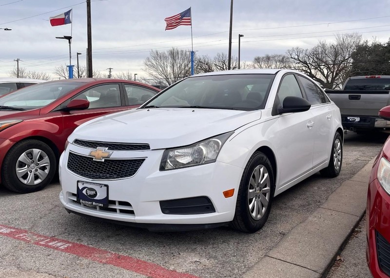 Chevrolet Cruze Vehicle Image 02