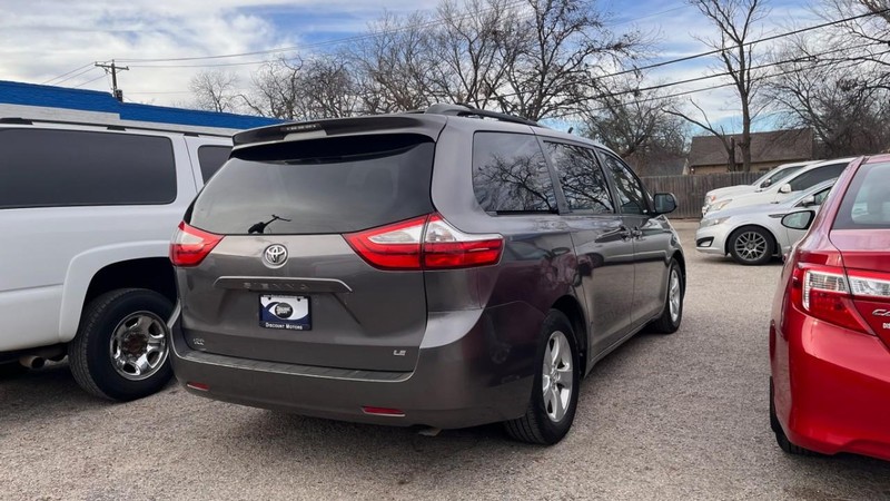 Toyota Sienna Vehicle Image 04