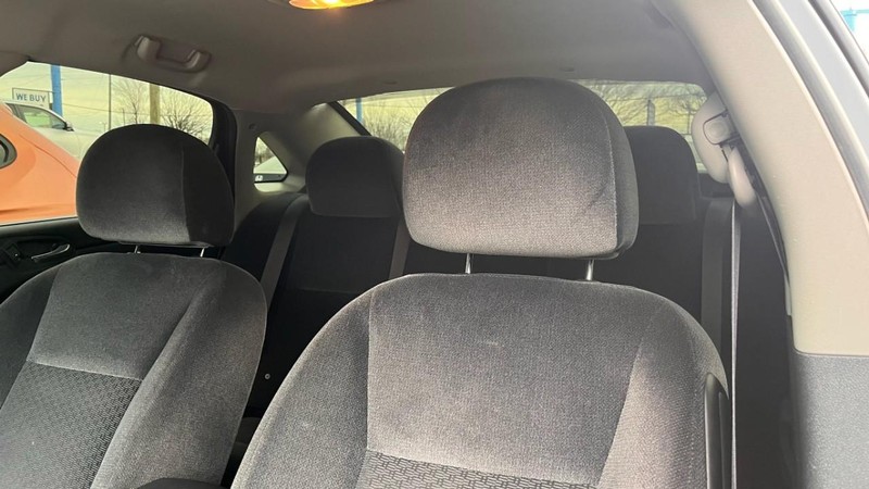 Chevrolet Impala Limited Vehicle Image 06