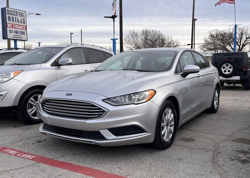 Ford Fusion Vehicle Image 02