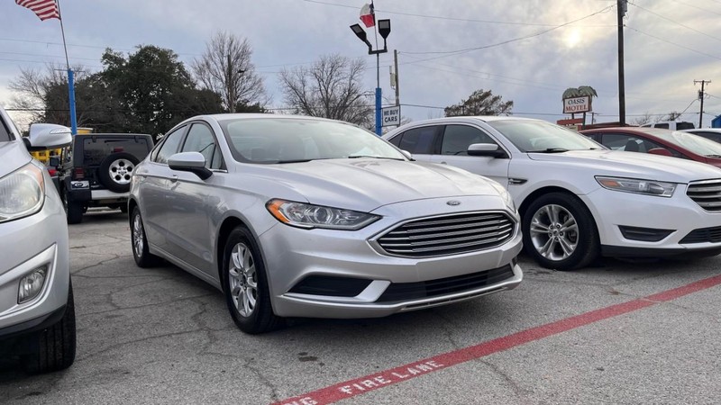 Ford Fusion Vehicle Image 03