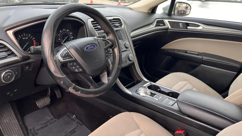 Ford Fusion Vehicle Image 05