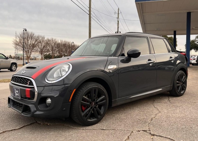 MINI Hardtop 4 Door Vehicle Image 02