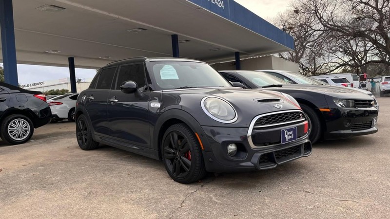 MINI Hardtop 4 Door Vehicle Image 03