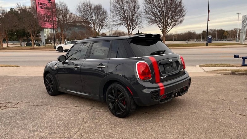 MINI Hardtop 4 Door Vehicle Image 07