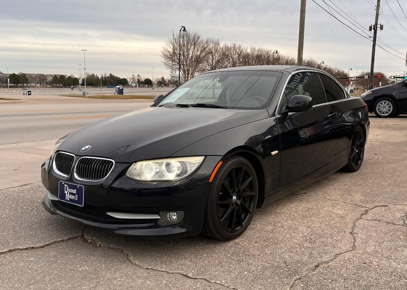 BMW 3 Series Vehicle Image 02