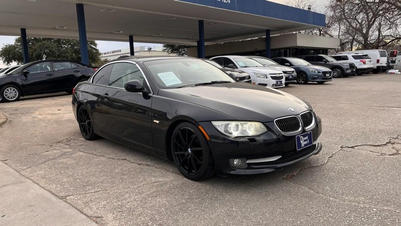 BMW 3 Series Vehicle Image 03