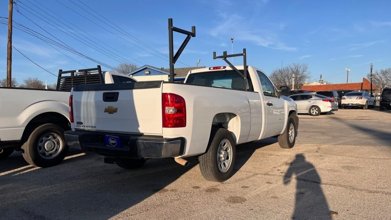 Chevrolet Silverado 1500 Vehicle Image 04