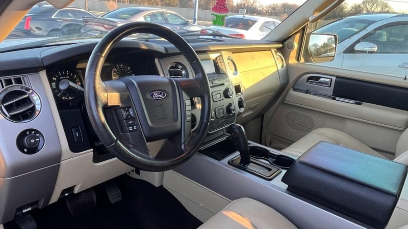 Ford Expedition Vehicle Image 05
