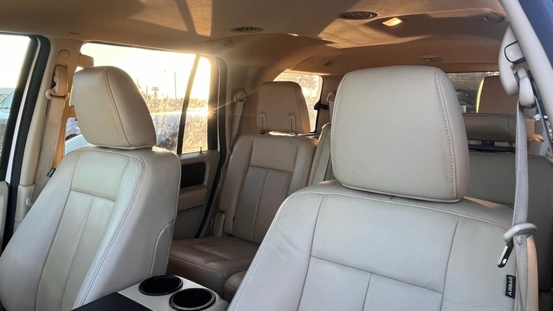 Ford Expedition Vehicle Image 06
