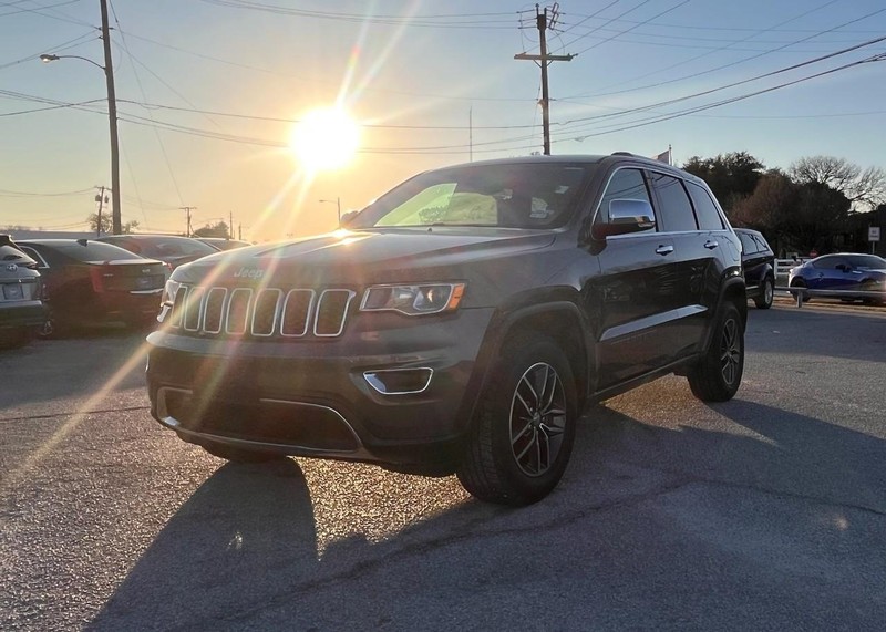 Jeep Grand Cherokee Vehicle Image 02