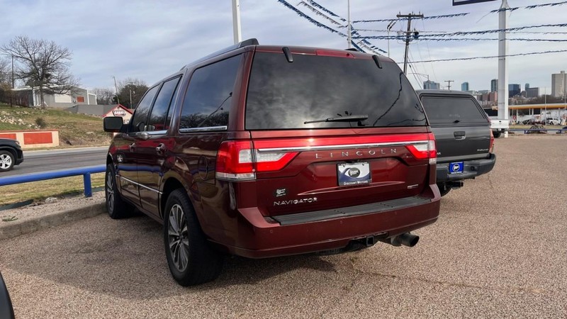 Lincoln Navigator Vehicle Image 07