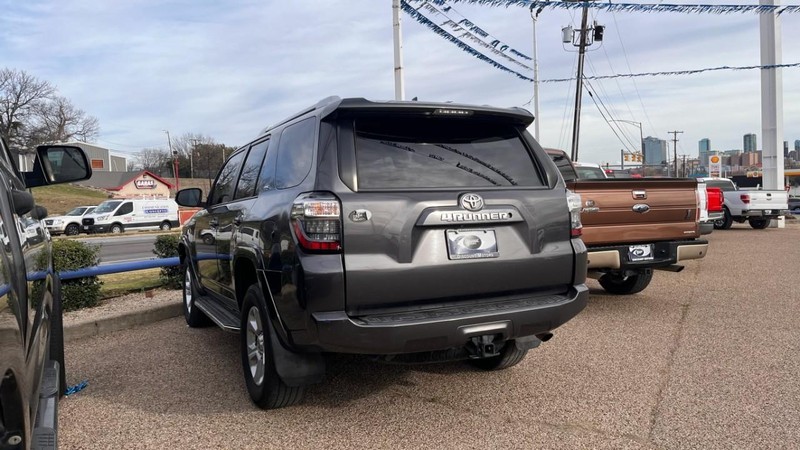 Toyota 4Runner Vehicle Image 07