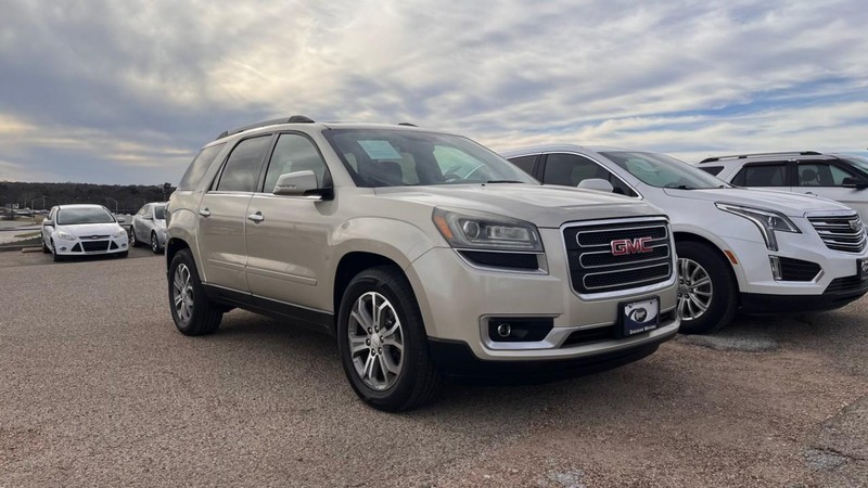 GMC Acadia Vehicle Image 03