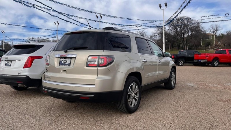 GMC Acadia Vehicle Image 04