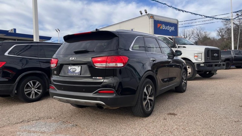 Kia Sorento Vehicle Image 04