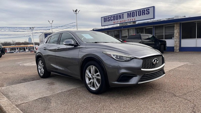 INFINITI QX30 Vehicle Image 03