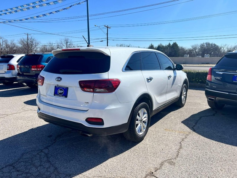 Kia Sorento Vehicle Image 04