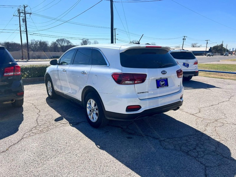 Kia Sorento Vehicle Image 07