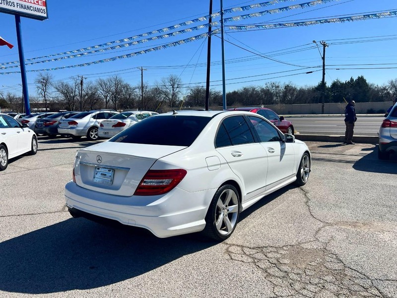 Mercedes-Benz C-Class Vehicle Image 04