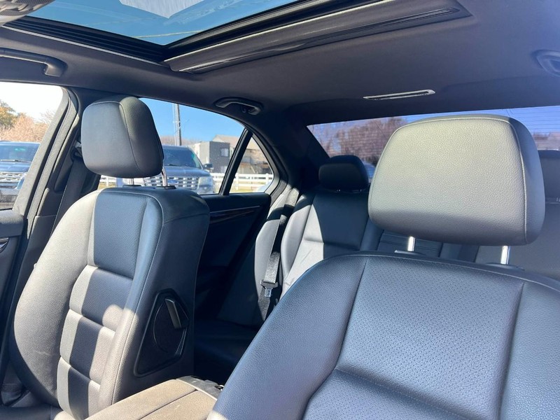 Mercedes-Benz C-Class Vehicle Image 06